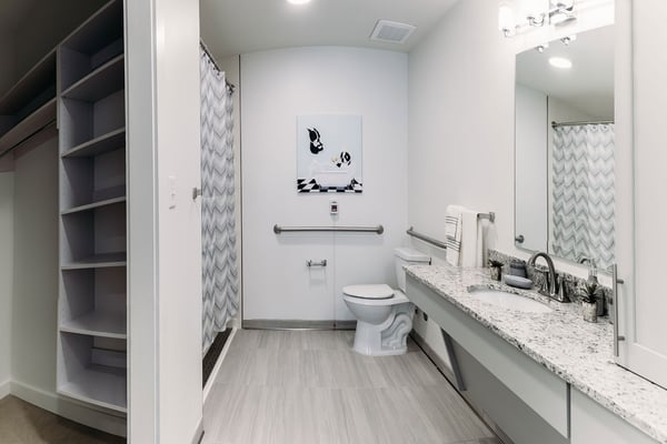 Capstone_at_Royal_Palm_Assisted_Living_Model_Bathroom