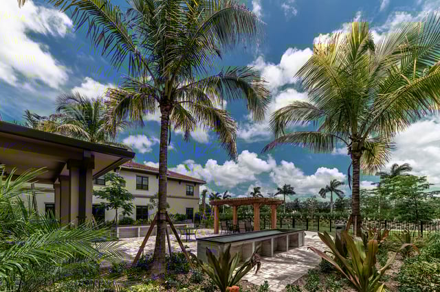 Capstone_at_Royal_Palm_Exterior_6